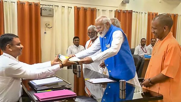 Narendra Modi: ವಾರಣಾಸಿಯಲ್ಲಿ ಪ್ರಧಾನಿ ನರೇಂದ್ರ ಮೋದಿ ನಾಮಪತ್ರ ಸಲ್ಲಿಕೆ