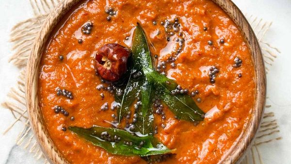 Small onion chutney Recipe: ಚಿಕ್ಕ ಈರುಳ್ಳಿಯೊಂದಿಗೆ ಟೊಮೆಟೊ ಹಾಕದೆ ಒಮ್ಮೆ ಚಟ್ನಿ ಮಾಡಿ.. ಇಡ್ಲಿ ದೋಸೆಗೆ ಸೂಪರ್ ಇರುತ್ತೆ