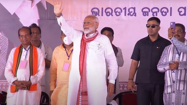 ಮಮತಾ ಬ್ಯಾನರ್ಜಿ ಕೋಟೆಯಲ್ಲಿ ಒಂದೇ ದಿನ ನಾಲ್ಕು ಕಡೆ ಮೋದಿ ಚುನಾವಣಾ ಪ್ರಚಾರ