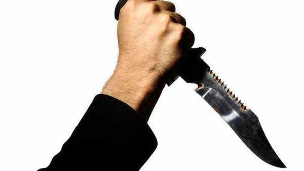 ಪಾಂಡಿಚೇರಿ-ಮುಂಬೈ ಚಾಲುಕ್ಯ ಎಕ್ಸ್‌ಪ್ರೆಸ್‌ ರೈಲಿನಲ್ಲಿ ಟಿಕೆಟ್‌ ತೋರಿಸಿ ಎಂದಿದ್ದಕ್ಕೆ ಚಾಕು ಇರಿತ: ಓರ್ವ ಸಾವು, ಐವರಿಗೆ ಗಾಯ