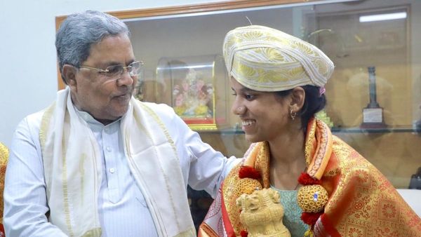 SSLC Result: ರಾಜ್ಯಕ್ಕೆ ಪ್ರಥಮ ಸ್ಥಾನ ಪಡೆದ ಅಂಕಿತಾಗೆ ಬಂಪರ್ ಬಹುಮಾನ ನೀಡಿದ ಸಿದ್ದರಾಮಯ್ಯ