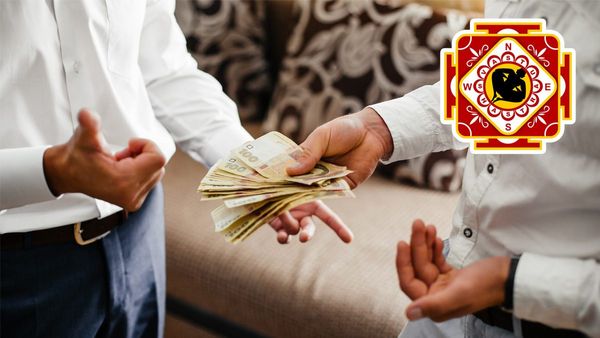 Vastu Tips for Money: ಮನೆಯ ಈ ಜಾಗದಲ್ಲಿ ಚಿನ್ನ, ಹಣ ಇಡಿ.. ಸಂಪತ್ತು ನಿಮ್ಮ ಹಿಂದೆ ಓಡೋಡಿ ಬರುತ್ತೆ...