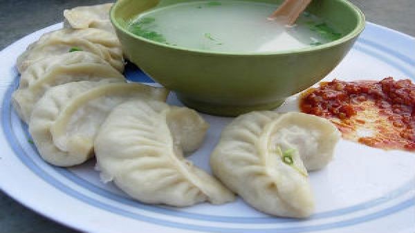 Veg Momos Recipe: ಹೀಗೆ ವೆಜ್ ಮೋಮೋಸ್ ಮನೆಯಲ್ಲಿ ಮಾಡಿದರೆ ಮಮ್ಮಿಗೆ ಮೆಚ್ಚುಗೆ ಪಕ್ಕಾ