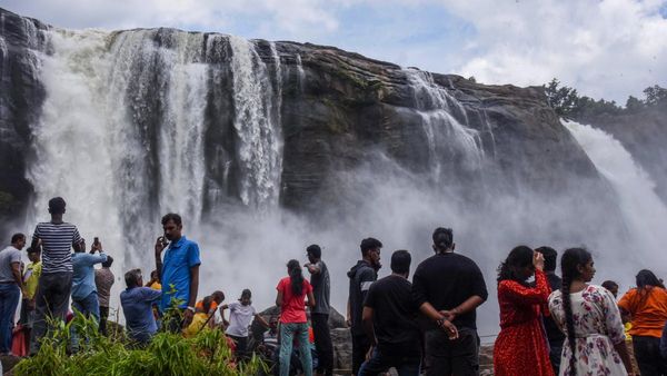 Karnataka Waterfalls: ಈ ಮಳೆಗಾಲದಲ್ಲಿ ನೀವು ಭೇಟಿ ನೀಡಲೇಬೇಕಿರುವ ರಾಜ್ಯದ ಮನಮೋಹಕ ಜಲಪಾತಗಳಿವು