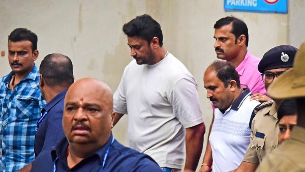 Darshan Thoogudeepa: ಚಿತ್ರದುರ್ಗದಿಂದ ಬೆಂಗಳೂರಿನವರೆಗೂ ದರ್ಶನ್‌ ಗ್ಯಾಂಗ್‌ ಏನೆಲ್ಲಾ ಮಾಡ್ತು?-ಇಲ್ಲಿದೆ ಇಂಚಿಂಚು ಮಾಹಿತಿ