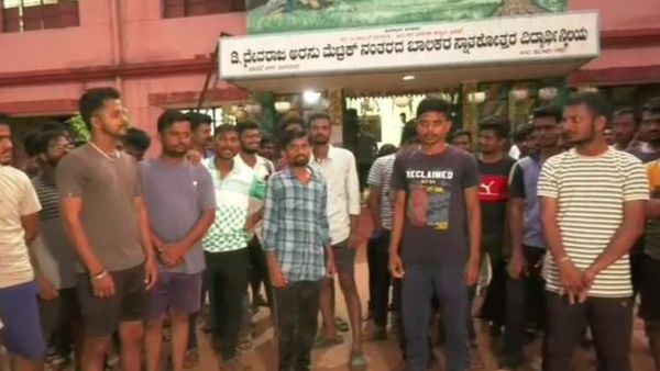 ವಿದ್ಯಾಕಾಶಿಯ ಹಾಸ್ಟೆಲ್‌ನಲ್ಲಿ ಬಡ ವಿದ್ಯಾರ್ಥಿಗಳಿಗೆ ತೀವ್ರ ತೊಂದರೆ: ಸರ್ಕಾರಿ ಸೌಲಭ್ಯ ಮರಿಚಿಕೆ