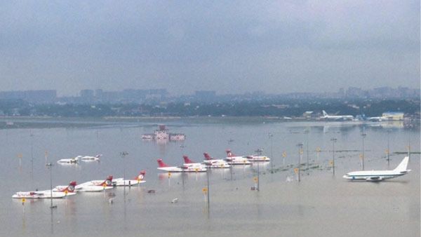 Chennai Rain: ಚೆನ್ನೈನಲ್ಲಿ ಧಾರಾಕಾರ ಮಳೆ: ಹಲವಾರು ವಿಮಾನಗಳು ವಿಳಂಬ- ಬೆಂಗಳೂರಿನಲ್ಲಿ ಮತ್ತೆ ವರ್ಷಧಾರೆ..