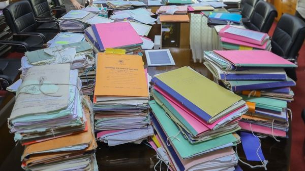 Government Employee: ತಡವಾಗಿ ಕಛೇರಿಗೆ ಬರುವವರಿಗೆ ಖಡಕ್ ಎಚ್ಚರಿಕೆ