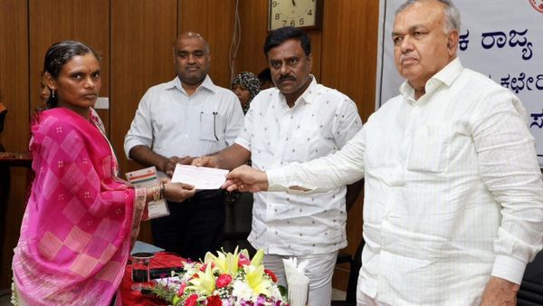 KSRTC Relief: 4 ನೌಕರ ಕುಟುಂಬಗಳಿಗೆ ತಲಾ 1 ಕೋಟಿ ಪರಿಹಾರ: ಸಾರಿಗೆ ಸಚಿವರು ಕೊಟ್ಟ ಸಲಹೆ ಏನು?