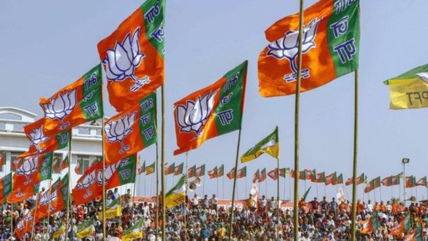 PM Modi Sworn: ಕರ್ನಾಟಕದ ಅನೇಕ ಕಡೆ ಪಟಾಕಿ ಸಿಡಿಸಿ, ಸಿಹಿ ಹಂಚಿ ವಿಜಯೋತ್ಸವ, 'ಮೋದಿ-ಶ್ರೀರಾಮ' ಪರ ಘೋಷಣೆ