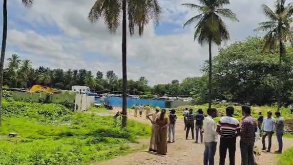 Darshan: ಶೆಡ್‌ನಲ್ಲಿ ಸ್ಥಳ ಮಹಜರು, ಪೊಲೀಸರ ಮುಂದೆ ಕೈ ಕಟ್ಟಿ ನಿಂತ ದರ್ಶನ್