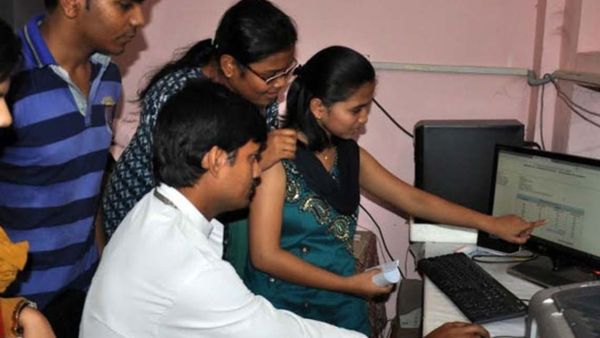 SSLC Result 2024: ಎಸ್‌ಎಸ್‌ಎಲ್‌ಸಿಯಲ್ಲಿ ಕ್ಯಾಬ್‌ ಚಾಲಕನ ಮಗಳು ಇಡೀ ರಾಜ್ಯಕ್ಕೆ ಟಾಪರ್‌