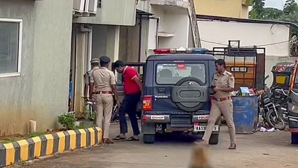 Suraj Revanna: ಹಾಸನದಲ್ಲಿ ವೈದ್ಯಕೀಯ ಪರೀಕ್ಷೆ ಬೇಡ ಎಂದು ಹಠ ಮಾಡಿದ್ದೇಕೆ ಸೂರಜ್ ರೇವಣ್ಣ ಪ್ರಕರಣದ ಸಂತ್ರಸ್ತ?