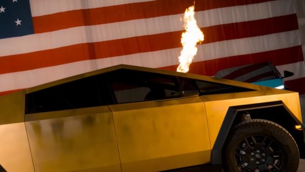 Tesla Car: ಶೀಘ್ರದಲ್ಲೇ ಮಾರುಕಟ್ಟೆಗೆ ಎಂಟ್ರಿ ಕೊಡಲಿದೆ ಬಂಗಾರದ ಟೆಸ್ಲಾ ಕಾರು, ವಿಶೇಷತೆ, ದರಗಳ ಮಾಹಿತಿ ತಿಳಿಯಿರಿ