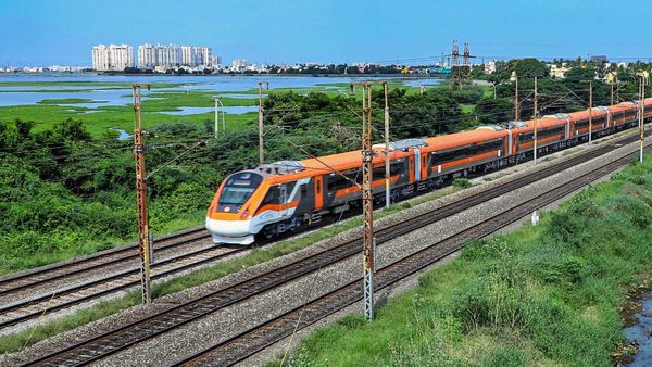 Vande Bharat Train: ರಾಜ್ಯದ ಎಂಟನೇ ವಂದೇ ಭಾರತ್ ರೈಲಿಗೆ ಪ್ರಧಾನಿ ಮೋದಿ ಚಾಲನೆ