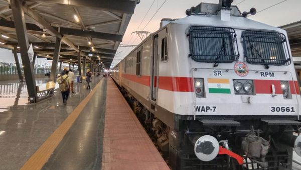 ಬೆಂಗಳೂರು-ಕಾರವಾರ ನಡುವೆ ವಿಶೇಷ ರೈಲು, ವೇಳಾಪಟ್ಟಿ