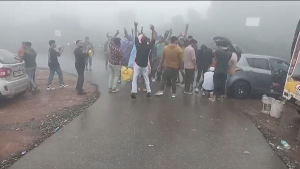 ದೇವರಮನೆಯಲ್ಲಿ ಎಣ್ಣೆ, ಧಮ್, ಡ್ಯಾನ್ಸ್: ಪ್ರವಾಸಿಗರ ಹುಚ್ಚಾಟ, ಭಕ್ತರಿಗೆ ಮುಜುಗರ