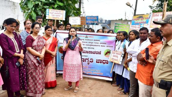 Dengue Spike: ಧಾರವಾಡದಲ್ಲಿ ಖುದ್ದು ಅಖಾಡಕ್ಕೆ ಇಳಿದ ಡಿಸಿ ದಿವ್ಯ ಪ್ರಭು: ಸೂಚನೆಗಳೇನು?