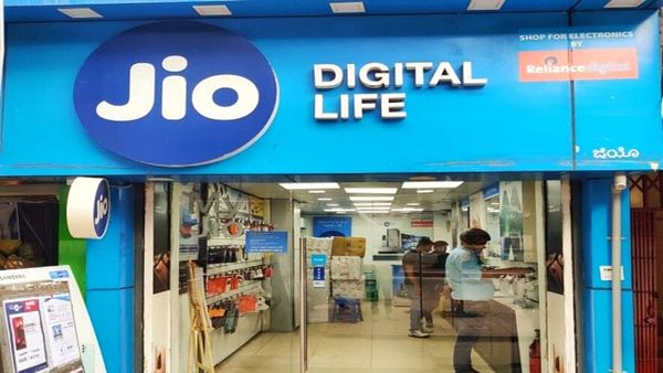 Jio: ಕೋಟ್ಯಾಂತರ ಗ್ರಾಹಕರಿಗೆ ಗಿಫ್ಟ್‌ ನೀಡಿದ ಜಿಯೋ: ಅದೇ ರಿಚಾರ್ಜ್‌ ವ್ಯಾಲಿಡಿಟಿ ವಿಸ್ತರಣೆ