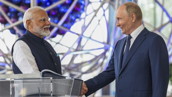 ಪುಟಿನ್ ಭೇಟಿಯ ವೇಳೆ ಪ್ರಧಾನಿ ಮೋದಿ ವಿಶ್ವಕ್ಕೆ ನೀಡಿದ ಸಂದೇಶವೇನು?