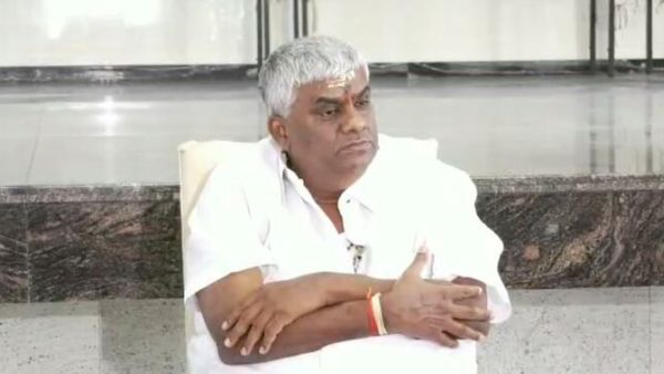 ದೇವಾಲಯದಲ್ಲಿ ಜಾರಿ ಬಿದ್ದ ರೇವಣ್ಣ, ಐಸಿಯುನಲ್ಲಿ ಚಿಕಿತ್ಸೆ