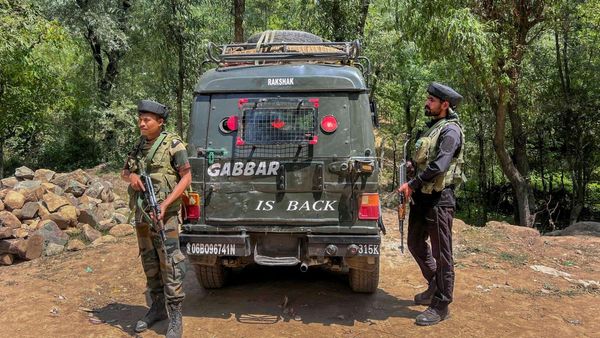 ಜಮ್ಮು ಮತ್ತು ಕಾಶ್ಮೀರದ ಕುಪ್ವಾರದಲ್ಲಿ ಮತ್ತೆ ಉಗ್ರರ ಆರ್ಭಟ: ಓರ್ವ ಯೋಧ ಹುತಾತ್ಮ