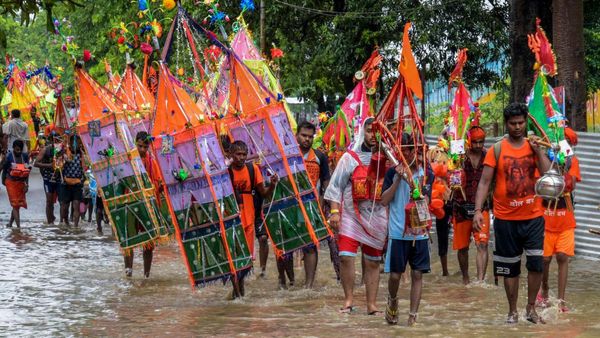 ಕನ್ವರ್ ಯಾತ್ರೆ: ಅಂಗಡಿ ಸಿಬ್ಬಂದಿ ಹೆಸರು ಪ್ರದರ್ಶನ ಮಾಡಬೇಕೆಂದ ಉತ್ತರಾಖಂಡ, ಯುಪಿ ಆದೇಶಕ್ಕೆ ಸುಪ್ರೀಂ ಕೋರ್ಟ್ ತಡೆ