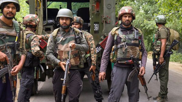 Kulgam encounters: ಕುಲ್ಗಾಮ್ ಎನ್‌ಕೌಂಟರ್‌ನಲ್ಲಿ 6 ಭಯೋತ್ಪಾದಕರ ಹತ್ಯೆ