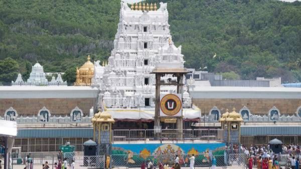 Tirupati: ತಿರುಪತಿಯಲ್ಲಿ ಮನುಕುಲವೇ ತಲೆತಗ್ಗಿಸುವ ಕೃತ್ಯ: ಲಾ ವಿದ್ಯಾರ್ಥಿನಿ ಮೇಲೆ ಅತ್ಯಾಚಾರ ಆರೋಪ!