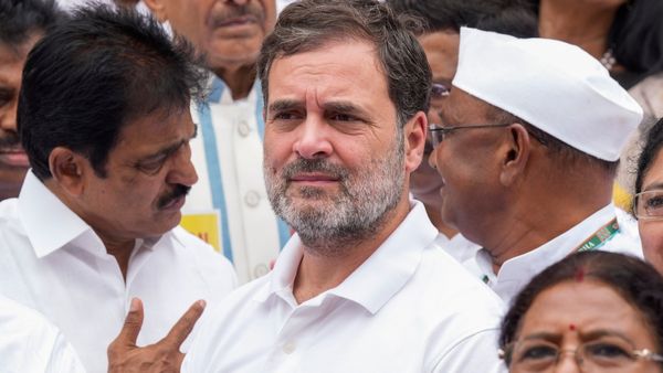 Budget 2024: 'ತಾರತಮ್ಯ' ಬಜೆಟ್ ವಿರುದ್ಧ ಸಂಸತ್ತಿನಲ್ಲಿ ಇಂಡಿಯಾ ಬ್ಲಾಕ್ ಸಂಸದರ ಪ್ರತಿಭಟನೆ