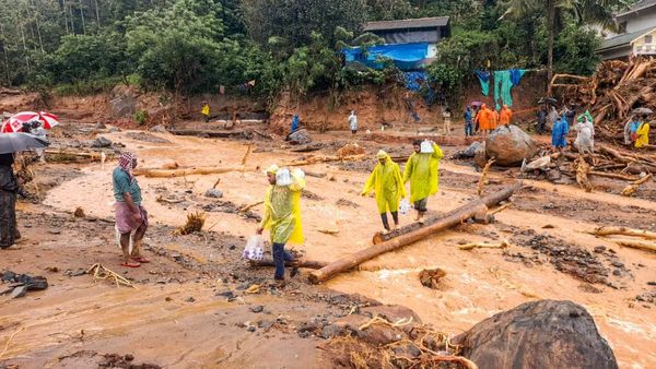 Kerala Landslide: ಭಾರೀ ಮಳೆ ಮುಂದುವರೆಯುವ ಮುನ್ಸೂಚನೆ ಹಿನ್ನೆಲೆ ವಯನಾಡಿಗೆ 2 ದಿನ ರೆಡ್‌ ಅಲರ್ಟ್‌