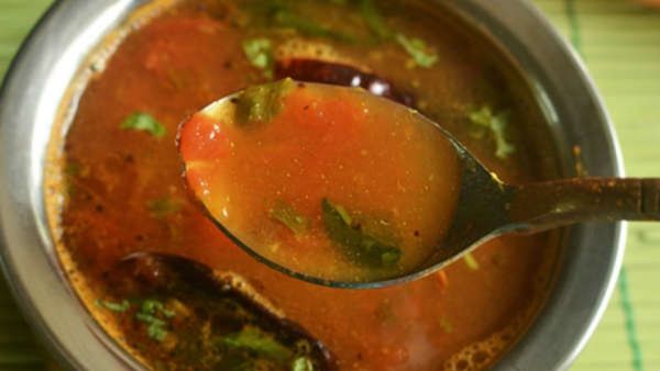Rasam recipe: ಈ ಮಳೆಗಾಲದಲ್ಲಿ 2 ನಿಮಿಷಗಳಲ್ಲಿ ಚಟ್ ಪಟ್ ಅಂತ ರೆಡಿ ಮಾಡಿ ಬಿಸಿ ಬಿಸಿ ರಸಂ