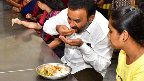 ಧಾರವಾಡದ ಸರ್ಕಾರಿ ವಸತಿ ನಿಲಯಕ್ಕೆ ಸಚಿವ ಸಂತೋಷ ಲಾಡ್‌ ದಿಢೀರ್‌ ಭೇಟಿ