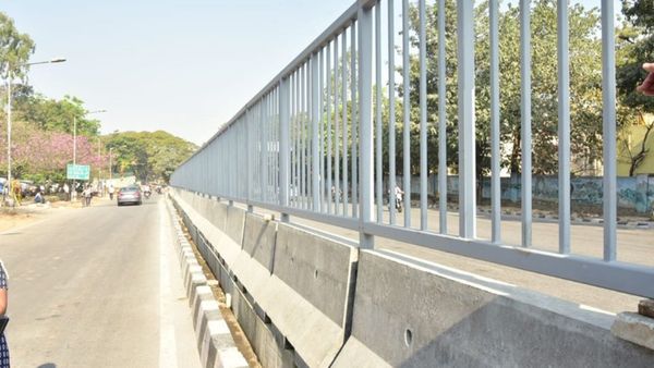 ಬೆಂಗಳೂರಲ್ಲಿ ಅಪಘಾತ: ಕಸದ ಲಾರಿ ಡಿಕ್ಕಿ, ಇಬ್ಬರು ಟೆಕ್ಕಿಗಳು ಸಾವು