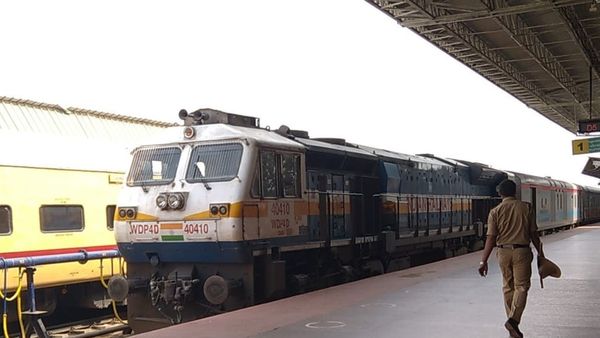 ಶೀಘ್ರದಲ್ಲೇ ಬೆಂಗಳೂರು-ಕಾರವಾರ ನಡುವೆ ರಾತ್ರಿ ರೈಲು ಸಂಚಾರ?