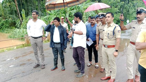 ಎಷ್ಟೇ ಮಳೆ ಬಂದರೂ ಡಿಗ್ರಿ ವಿದ್ಯಾರ್ಥಿಗಳಿಗೆ ರಜೆ ಇಲ್ಲ ಯಾಕೆ..? ಉತ್ತರ ಇಲ್ಲಿದೆ