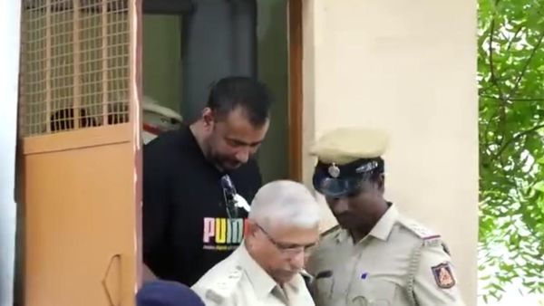 ಬಳ್ಳಾರಿ ಜೈಲಿನಲ್ಲಿ ದರ್ಶನ್‌ಗೆ ಕಾಡ್ತಿದೆ ಕೆಟ್ಟ ಸಮಸ್ಯೆ: ನಿದ್ದೆ ಇಲ್ಲದ ರಾತ್ರಿ ಕಳೆಯಲು ಕಾರಣವೇನು?