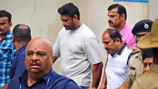 ಬೆಳ್ಳಂಬೆಳಗ್ಗೆಯೇ ಪರಪ್ಪನ ಅಗ್ರಹಾರದಿಂದ ದರ್ಶನ್‌ ಶಿಫ್ಟ್‌: ಬಳ್ಳಾರಿಯಲ್ಲಿ ಹೈ ಸೆಕ್ಯೂರಿಟಿ