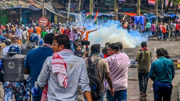 Kolkata Protest: ಪ್ರತಿಭಟನಾಕಾರರ ಮೇಲೆ ಲಾಠಿಚಾರ್ಜ್, ಆಶ್ರುವಾಯು; ಪಶ್ಚಿಮ ಬಂಗಾಳ ಬಂದ್‌ಗೆ ಬಿಜೆಪಿ ಕರೆ