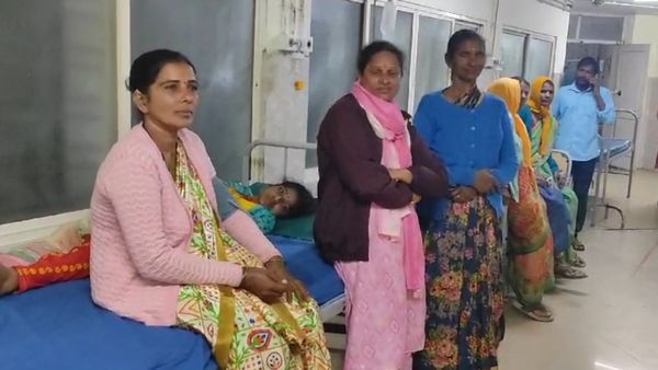 Karnataka Rain: ಹಾಸನದಲ್ಲಿ ಭತ್ತ ನಾಟಿ ಮಾಡುವಾಗ ಬಡಿದ ಸಿಡಿಲು: 15 ಮಂದಿ ಆಸ್ಪತ್ರೆಗೆ ದಾಖಲು