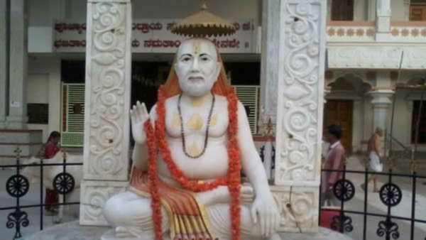 Mantralaya Rain: ಮಂತ್ರಾಲಯದಲ್ಲಿ 353ನೇ ಆರಾಧನಾ ಮಹೋತ್ಸವ: ರಾತ್ರಿ ಸುರಿದ ಮಳೆಗೆ ನಿದ್ದೆಗೆಟ್ಟ ಭಕ್ತರು