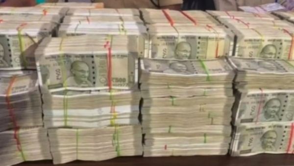 ಆನೇಕಲ್‌: ₹5,00,00,000ಗೂ ಅಧಿಕ ಹಣದ ಜೊತೆ ಸೇಟು ಪರಾರಿ, ಮಹಿಳೆಯರ ಕಣ್ಣೀರು