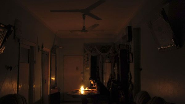 Power Cut: ಪದೇಪದೇ ಪವರ್ ಕಟ್ ಇಂಧನ ಸಚಿವರಿಗೇ ಮೊಬೈಲ್ ಟಾರ್ಚ್!
