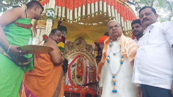 ಹಿರಿಯೂರಿನಲ್ಲಿ ಅದ್ದೂರಿಯಾಗಿ ನಡೆದ ಶ್ರೀಕೃಷ್ಣ ಜಯಂತಿ ಬೃಹತ್ ಮೆರವಣಿಗೆ