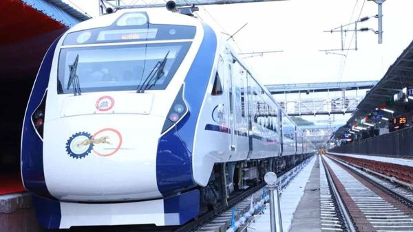 Vande Bharat Express: ಇನ್ಮುಂದೆ  ರಾಜ್ಯದ ಈ ರೈಲು ನಿಲ್ದಾಣದಲ್ಲೂ ವಂದೇ ಭಾರತ್ ಎಕ್ಸ್‌ಪ್ರೆಸ್‌ ನಿಲುಗಡೆ