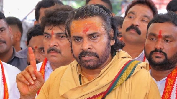 ಸಿನಿಮಾದವರಿಗೆ ಕ್ಯಾಕರಿಸಿ ಉಗಿದ ಪವನ್‌ ಕಲ್ಯಾಣ್‌!