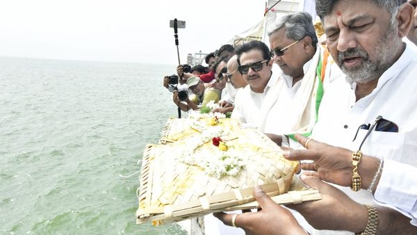 Tungabhadra Dam: ತುಂಗಭದ್ರಾ ಡ್ಯಾಂಗೆ ಬಾಗಿನ ಅರ್ಪಿಸಿದ ಸಿಎಂ ಸಿದ್ದರಾಮಯ್ಯ