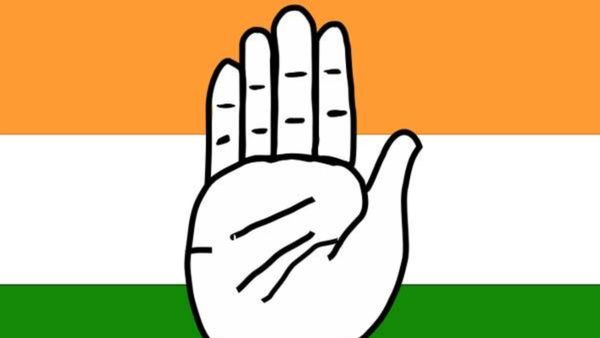 ಜಿಲ್ಲಾಧ್ಯಕ್ಷನನ್ನೇ ತಳ್ಳಿ ಕಾಂಗ್ರೆಸ್‌ ನಾಯಕರ ಮಾರಾಮಾರಿ!