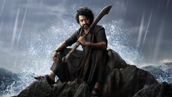 'ದೇವರ' ಕ್ರೇಜ್‌: ಥಿಯೇಟರ್‌ ಸಿಬ್ಬಂದಿಗೆ ಹಿಗ್ಗಾಮುಗ್ಗಾ ಬಾರಿಸಿದ ಫ್ಯಾನ್ಸ್‌