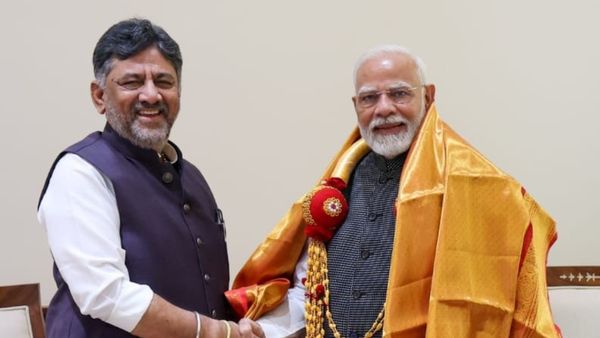 ನರೇಂದ್ರ ಮೋದಿ ಅವರನ್ನ ಏಕಾಏಕಿ ಭೇಟಿ ಮಾಡಿದ್ದು ಯಾಕೆ? ಡಿ ಕೆ ಶಿವಕುಮಾರ್ ನಡೆಗೆ ಹೈಕಮಾಂಡ್ ಸಂಶಯ